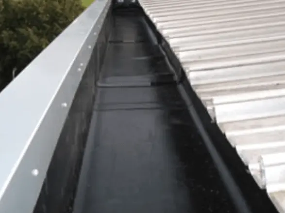 commercial-gutter-lining